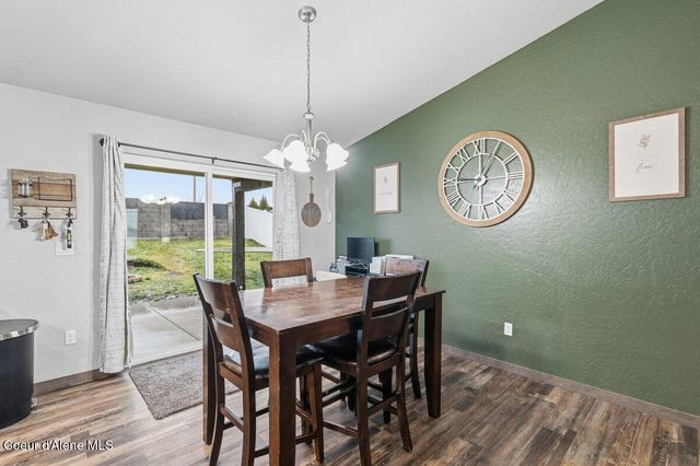 8562 W Seed Ave, Rathdrum, ID 83858