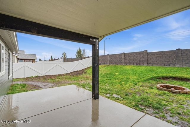 8562 W Seed Ave, Rathdrum, ID 83858