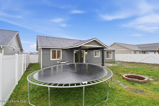 8562 W Seed Ave, Rathdrum, ID 83858