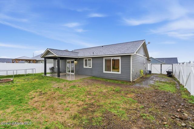 8562 W Seed Ave, Rathdrum, ID 83858