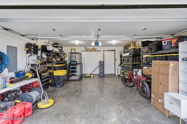 8562 W Seed Ave, Rathdrum, ID 83858