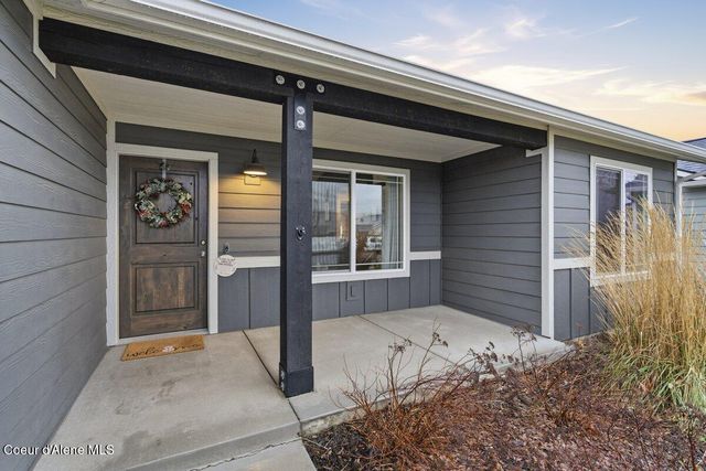 8562 W Seed Ave, Rathdrum, ID 83858