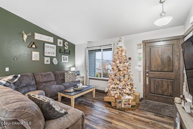 8562 W Seed Ave, Rathdrum, ID 83858