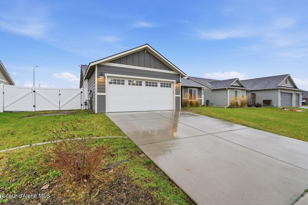 8562 W Seed Ave, Rathdrum, ID 83858