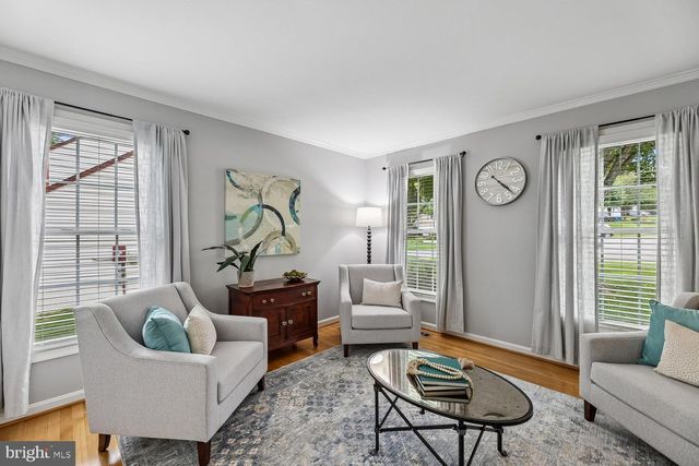9200 WYETH LN, Burke, VA 22015