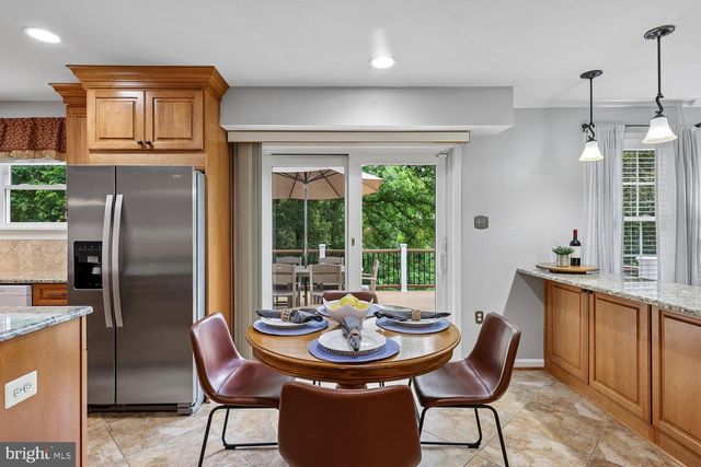 9200 WYETH LN, Burke, VA 22015