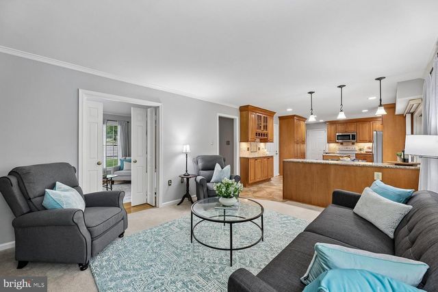 9200 WYETH LN, Burke, VA 22015