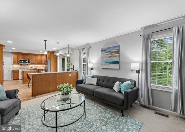 9200 WYETH LN, Burke, VA 22015
