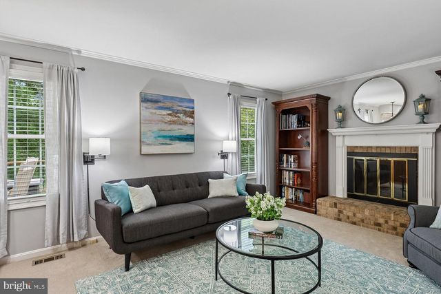 9200 WYETH LN, Burke, VA 22015
