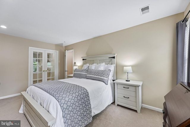 9200 WYETH LN, Burke, VA 22015