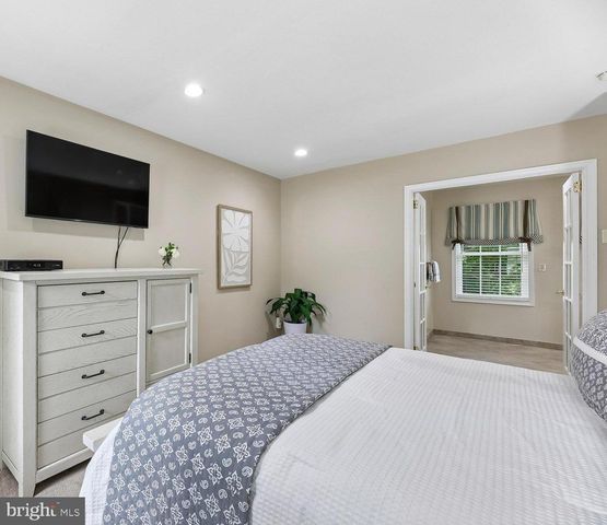 9200 WYETH LN, Burke, VA 22015