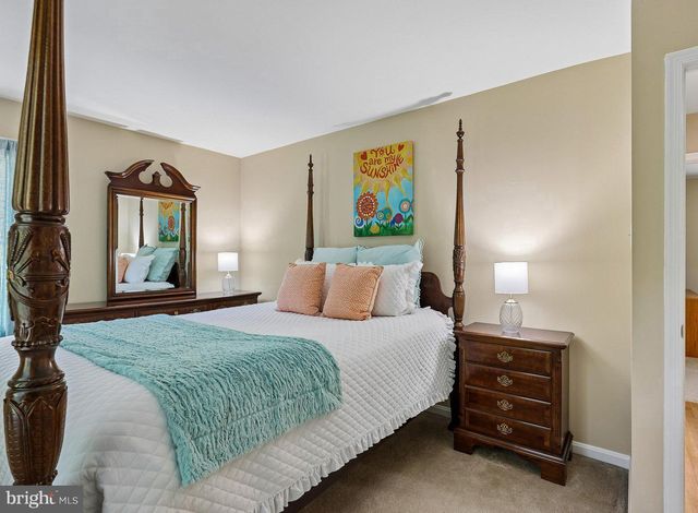 9200 WYETH LN, Burke, VA 22015