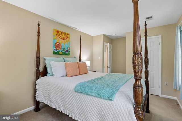 9200 WYETH LN, Burke, VA 22015