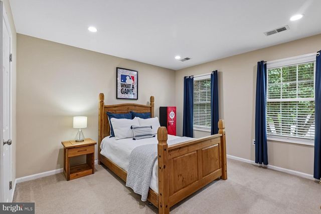 9200 WYETH LN, Burke, VA 22015