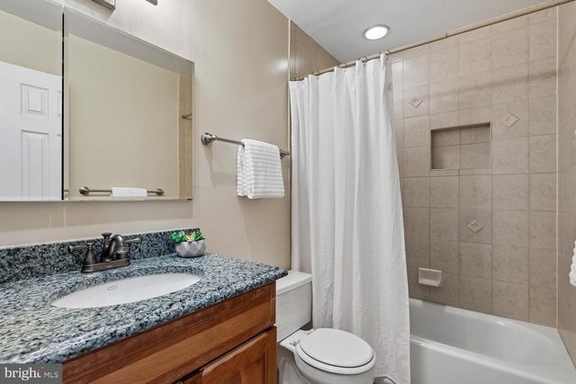 9200 WYETH LN, Burke, VA 22015
