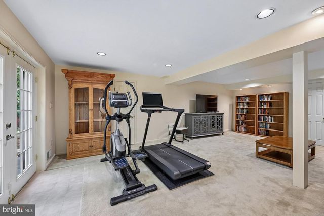 9200 WYETH LN, Burke, VA 22015