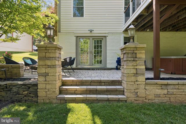 9200 WYETH LN, Burke, VA 22015