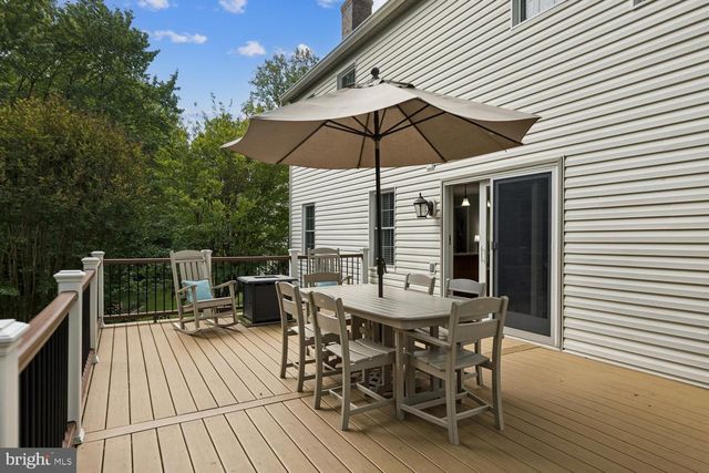 9200 WYETH LN, Burke, VA 22015