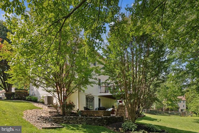 9200 WYETH LN, Burke, VA 22015