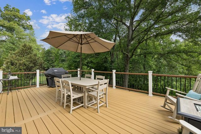 9200 WYETH LN, Burke, VA 22015