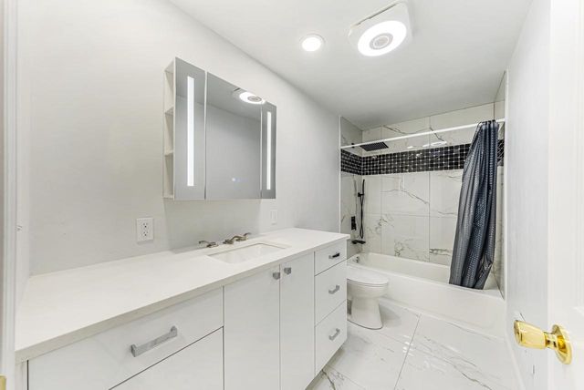 172 N MAIN STREET, Clintonville, WI 54929