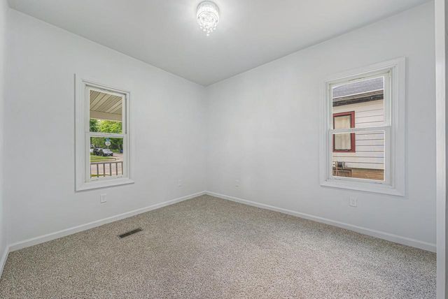 172 N MAIN STREET, Clintonville, WI 54929