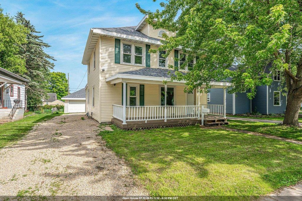 172 N MAIN STREET, Clintonville, WI 54929