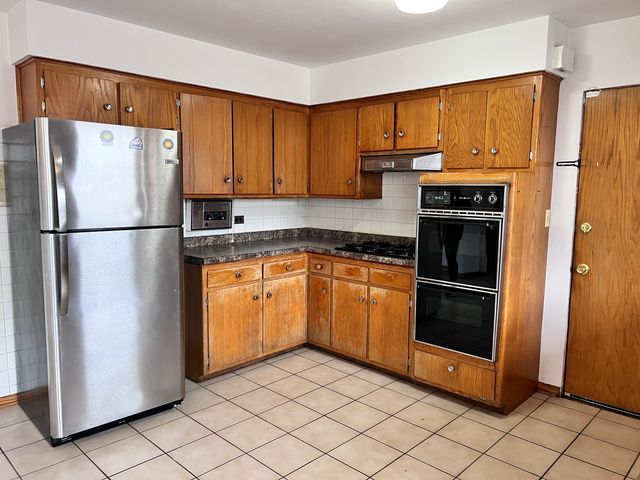 915 Elder Road 2N, Homewood, IL 60430