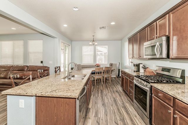 3613 N Dee Ann Avenue, Fresno, CA 93727