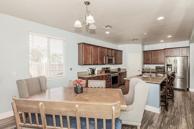 3613 N Dee Ann Avenue, Fresno, CA 93727