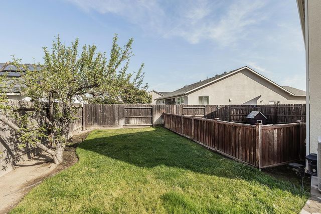 3613 N Dee Ann Avenue, Fresno, CA 93727
