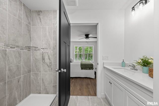 813 WILLIAMS Way, Carbon Cliff, IL 61239