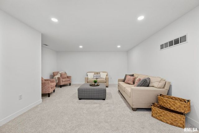 813 WILLIAMS Way, Carbon Cliff, IL 61239