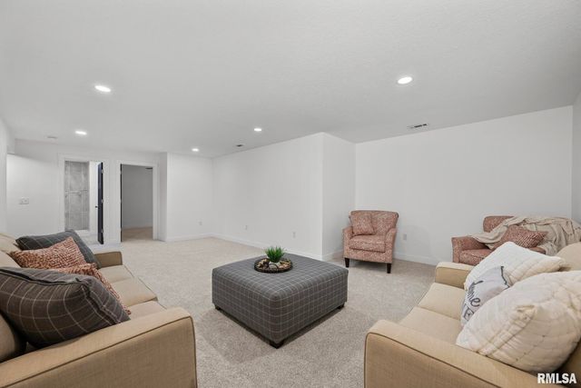 813 WILLIAMS Way, Carbon Cliff, IL 61239