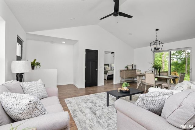 813 WILLIAMS Way, Carbon Cliff, IL 61239