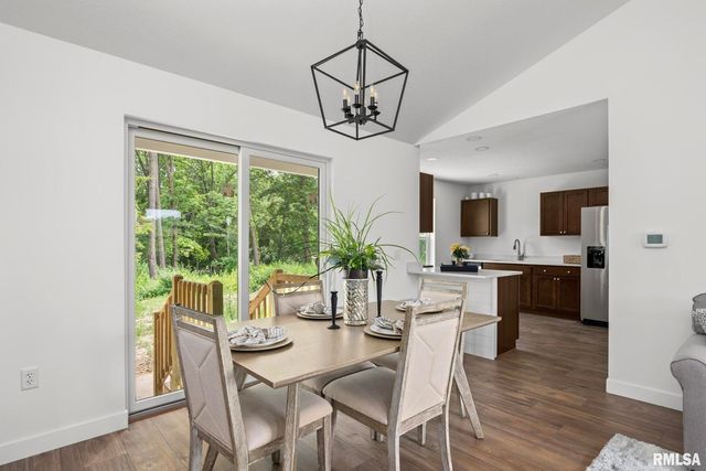 813 WILLIAMS Way, Carbon Cliff, IL 61239