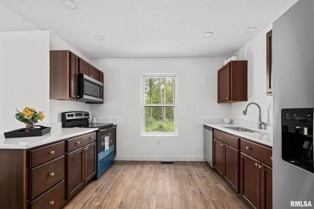 813 WILLIAMS Way, Carbon Cliff, IL 61239