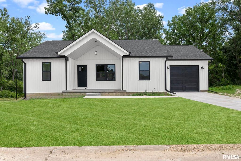 813 WILLIAMS Way, Carbon Cliff, IL 61239