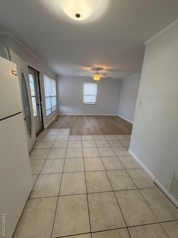 22921 Rosewood Street, Oak Park, MI 48237