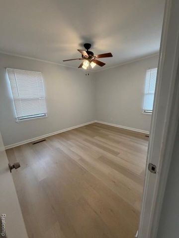 22921 Rosewood Street, Oak Park, MI 48237