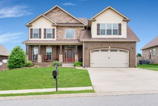 1607 Edgewater Ln, Clarksville, TN 37043