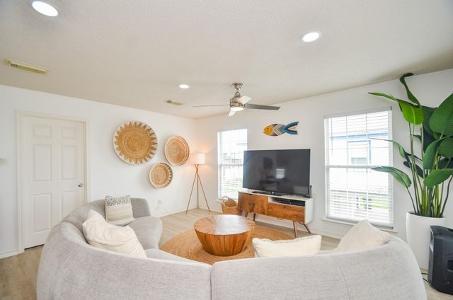 22810 Fresca Street, Galveston, TX 77554