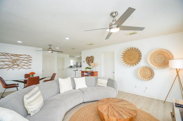 22810 Fresca Street, Galveston, TX 77554