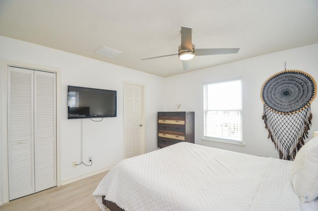 22810 Fresca Street, Galveston, TX 77554