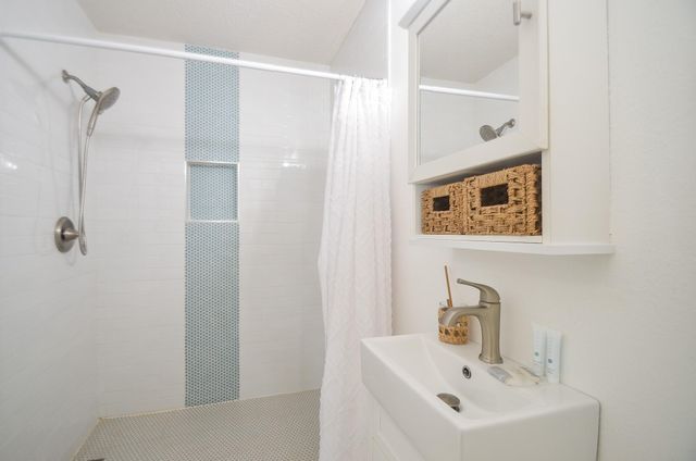 22810 Fresca Street, Galveston, TX 77554