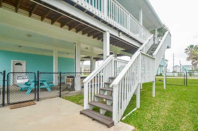 22810 Fresca Street, Galveston, TX 77554