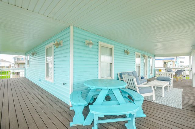 22810 Fresca Street, Galveston, TX 77554