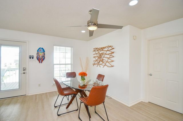 22810 Fresca Street, Galveston, TX 77554