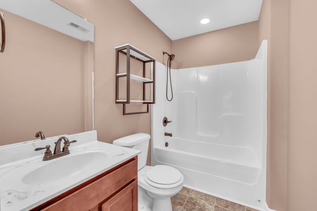 1005 Orchard Hills Dr, Clarksville, TN 37040