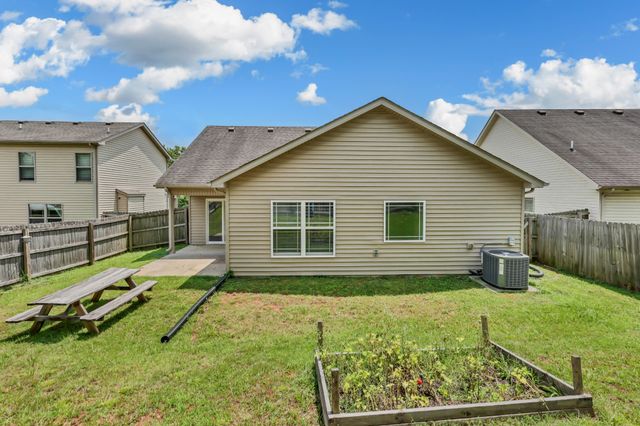 1005 Orchard Hills Dr, Clarksville, TN 37040